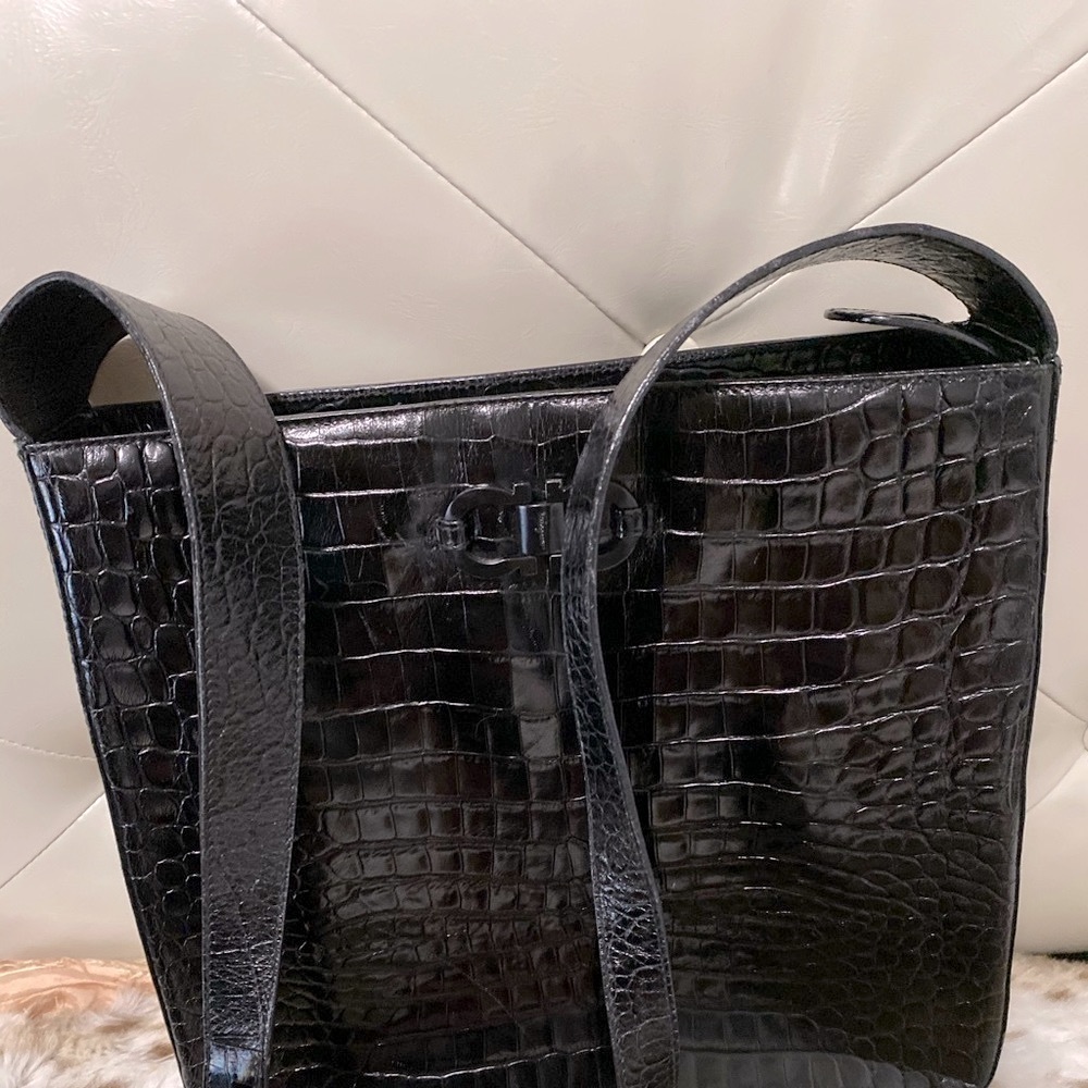 ❤️Ferragamo authentic ❤️ - Picture 2 of 11